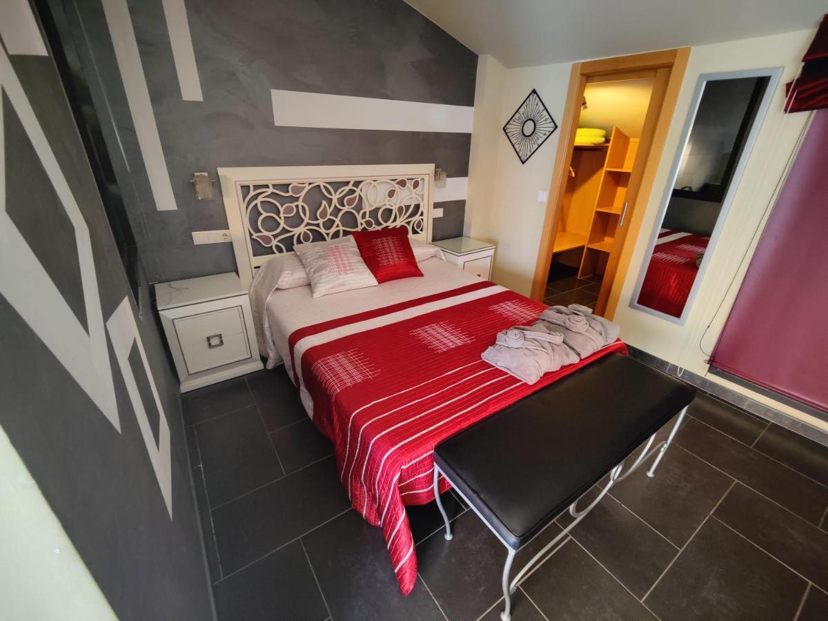 Hostal Manel Pineda de Mar Eksteriør billede
