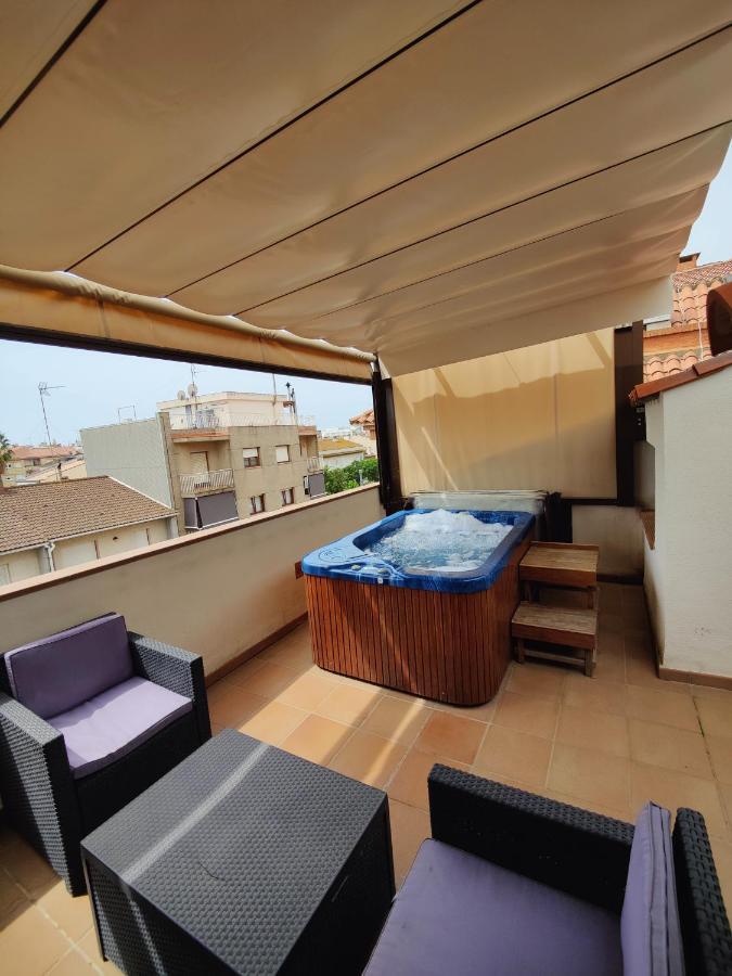 Hostal Manel Pineda de Mar Eksteriør billede