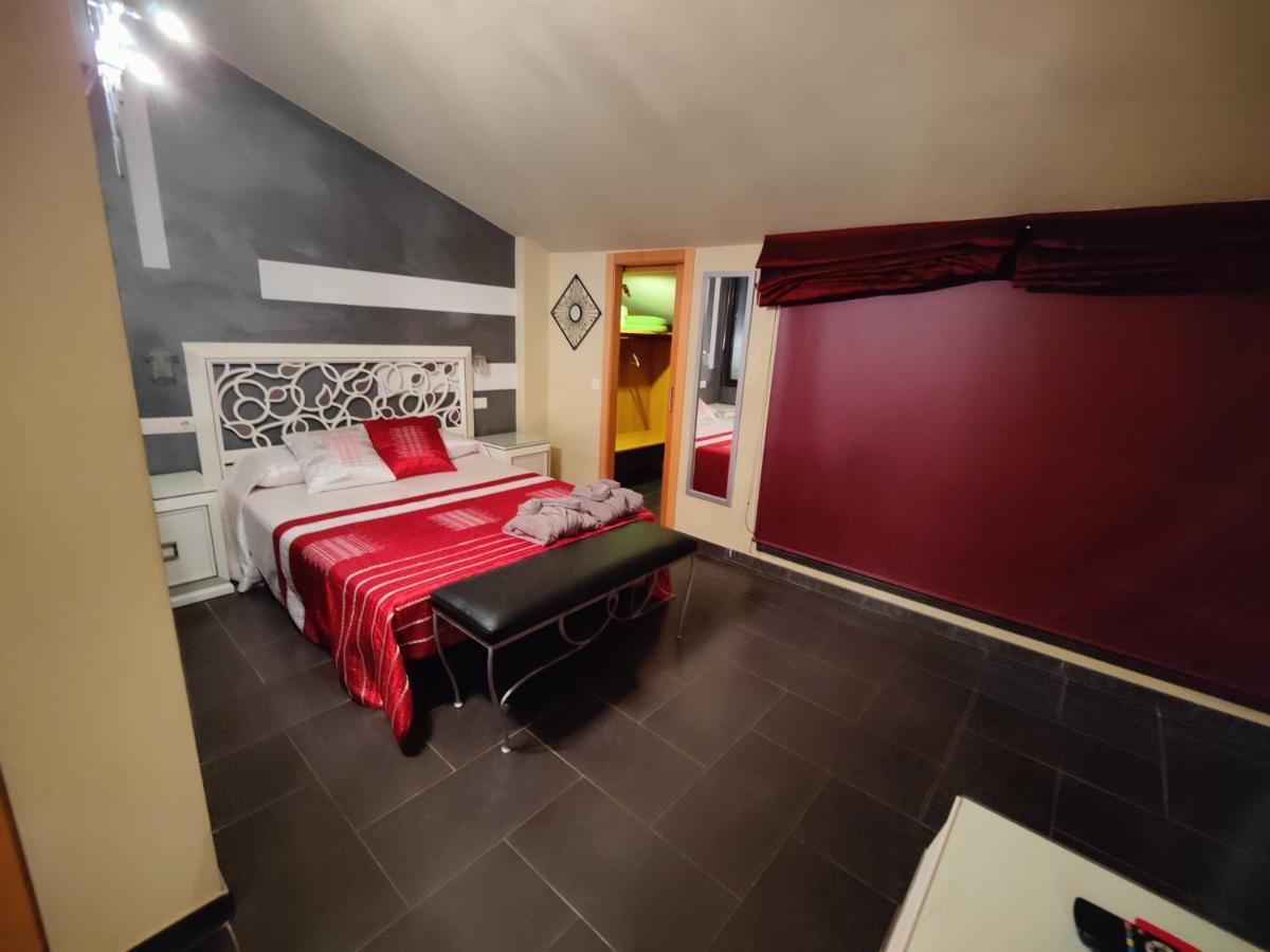 Hostal Manel Pineda de Mar Eksteriør billede