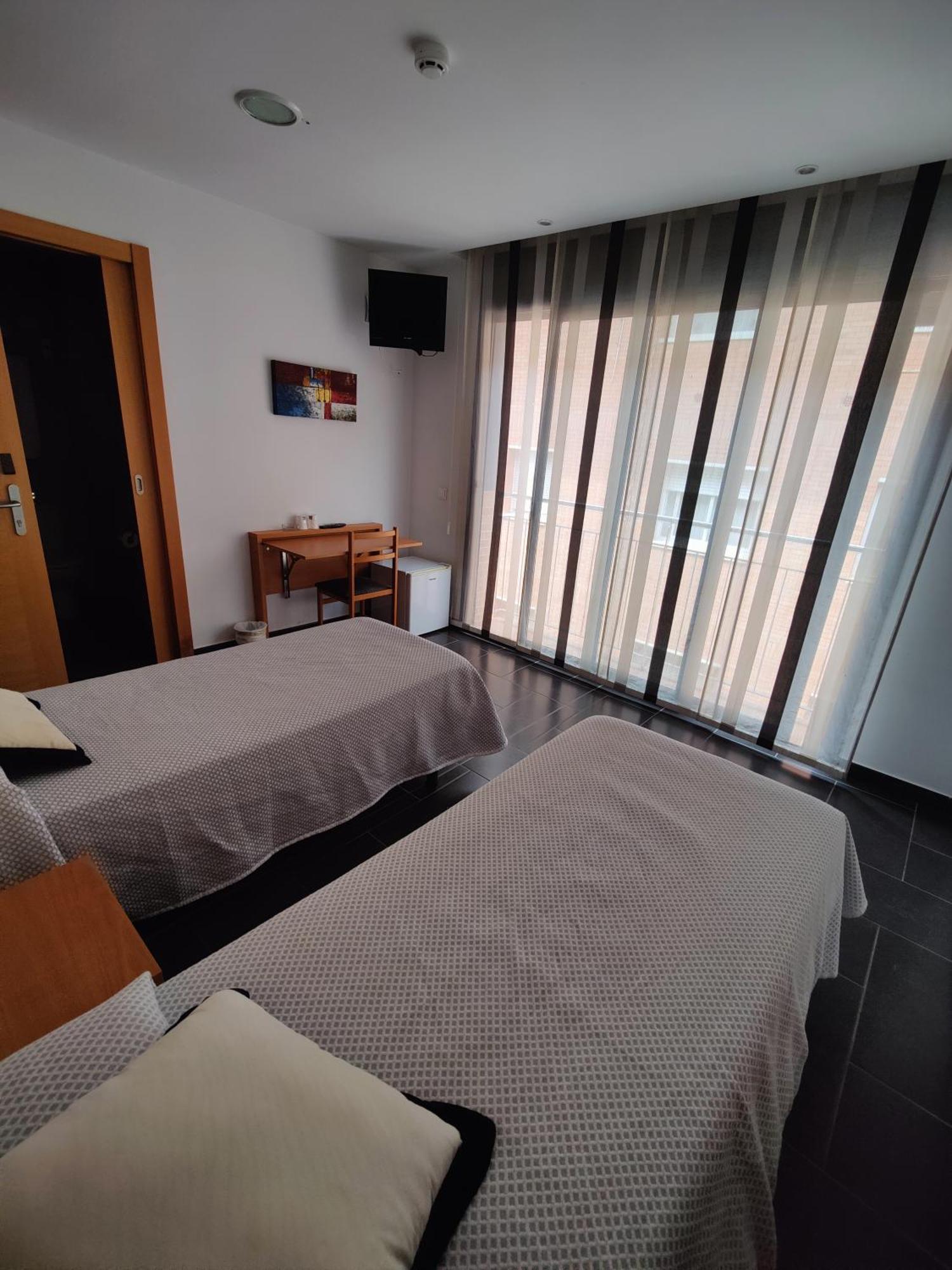 Hostal Manel Pineda de Mar Eksteriør billede