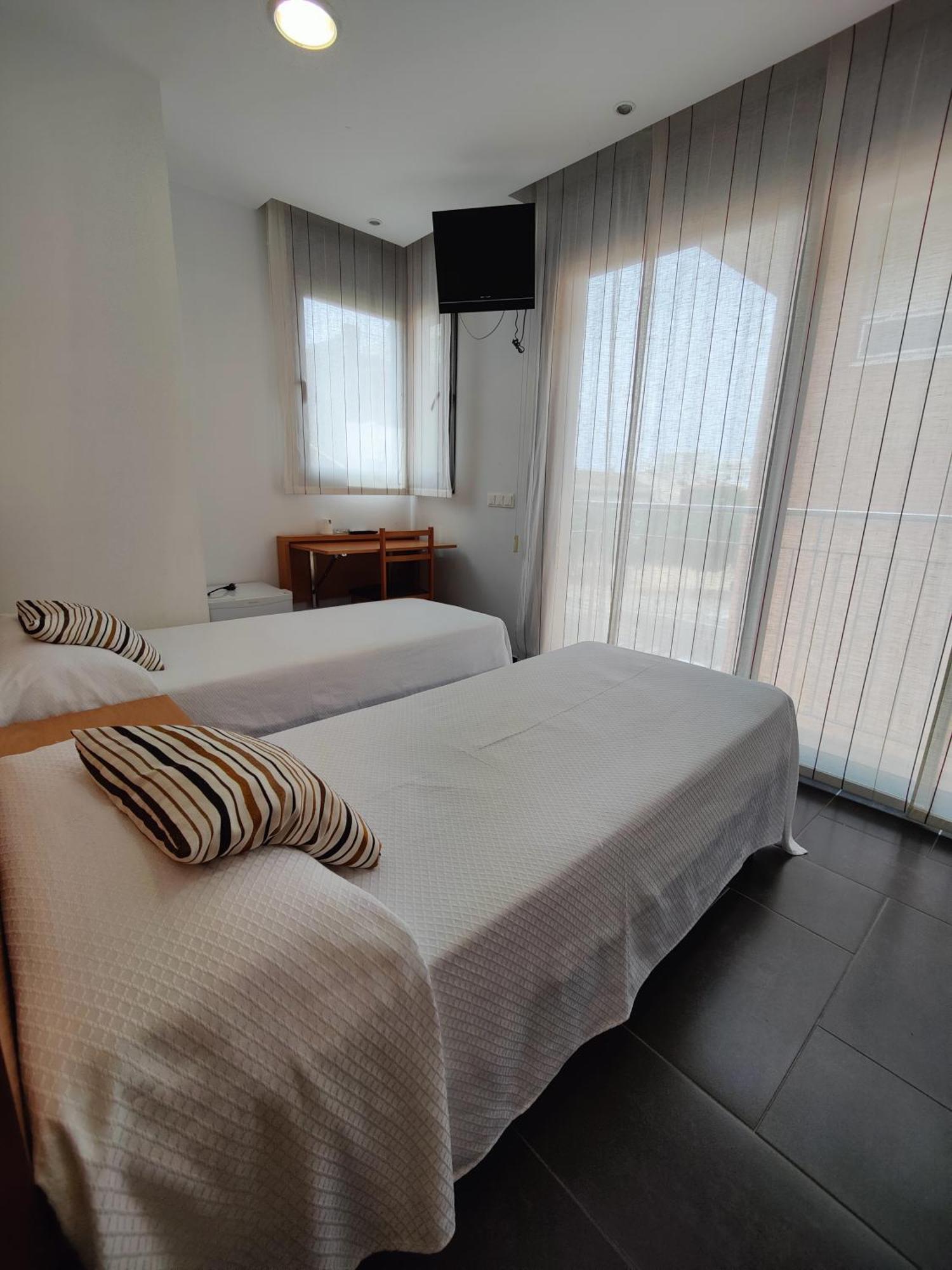 Hostal Manel Pineda de Mar Eksteriør billede